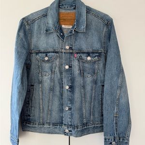 Classic Levi’s Men’s Denim Trucker Jacket - New With Tags - Size Small